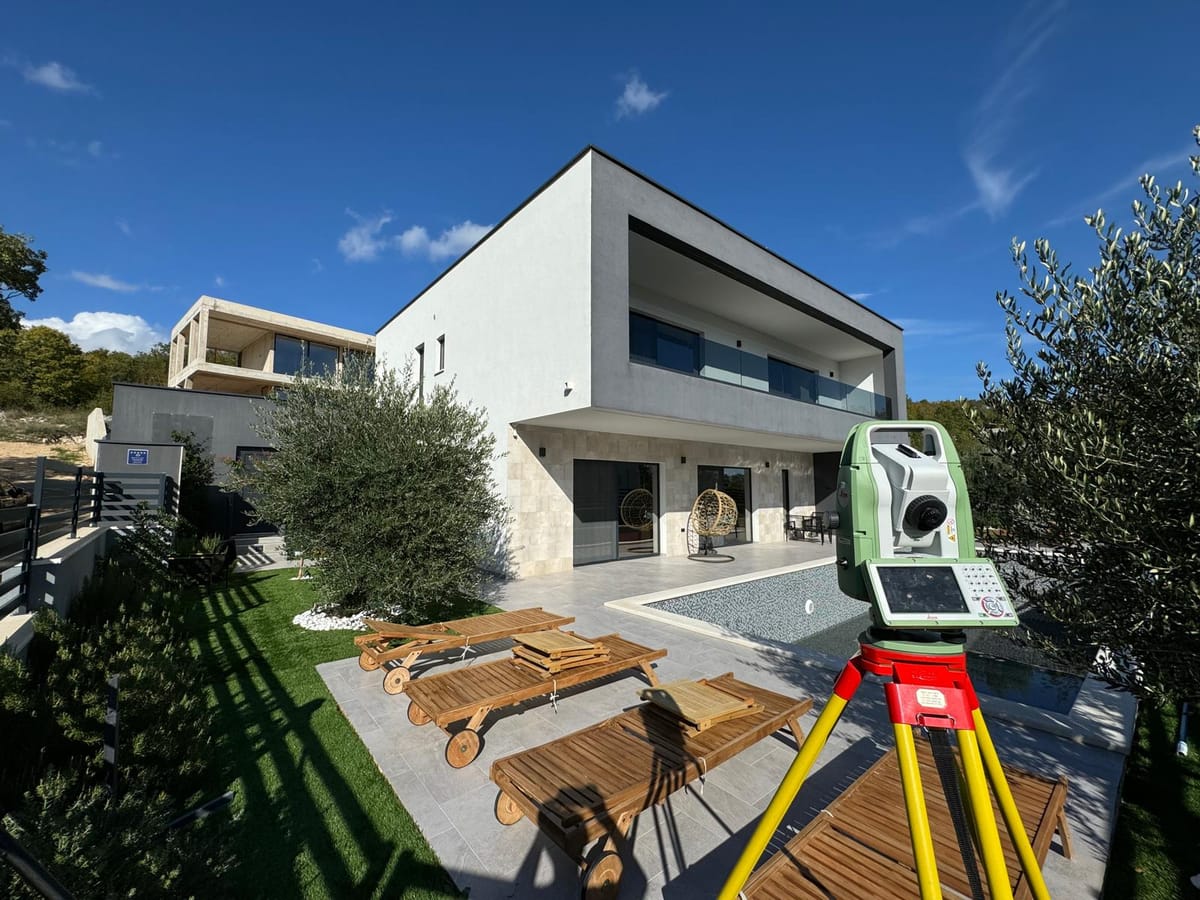 Iskolčenje građevine